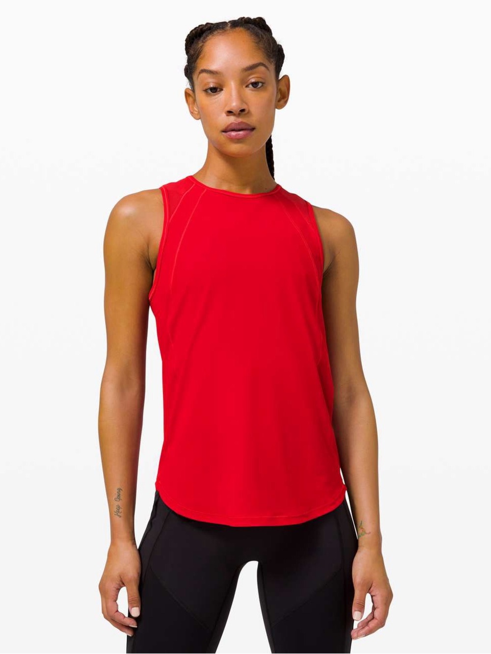 lululemon red size 4  and like new.